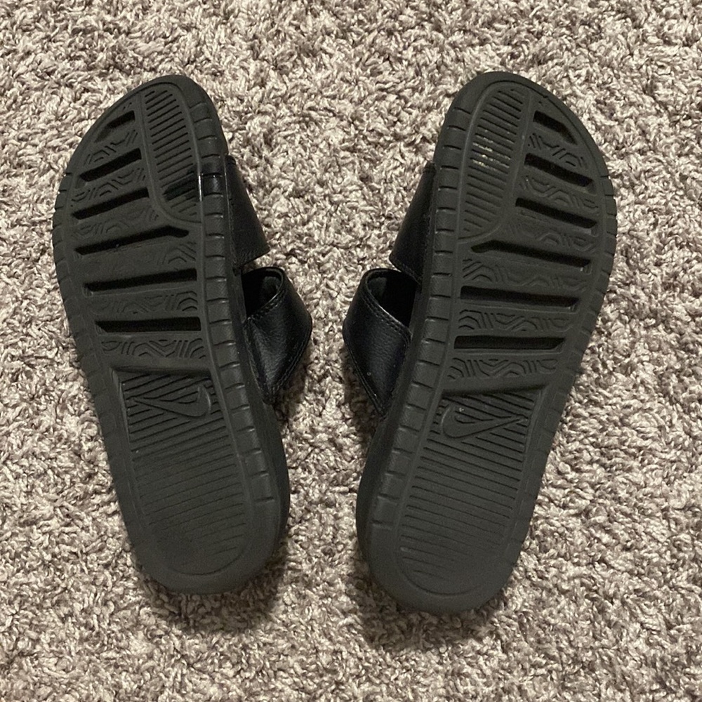 Nike Benassi Slides - Picture 2 of 2